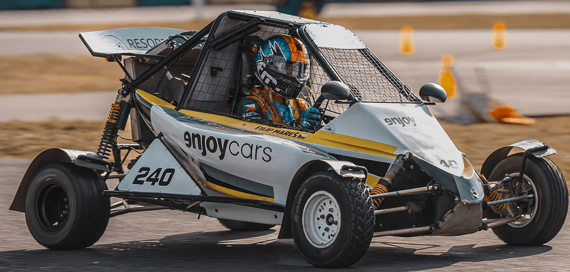 Jízda ve speciální závodní buggy Kartcross na 4 tratích po celé ČR