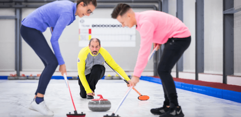 Hodinová lekce curlingu s trenérem až pro 10 osob