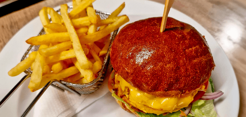 1× Fifteen burger a hranolky