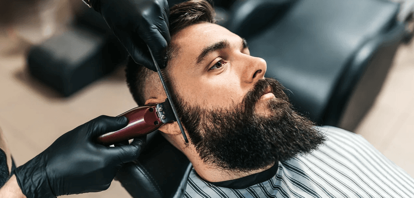 Pánské holičství v centru Hradce Králové: barber střih od 3 mm včetně úpravy kontur a mytí