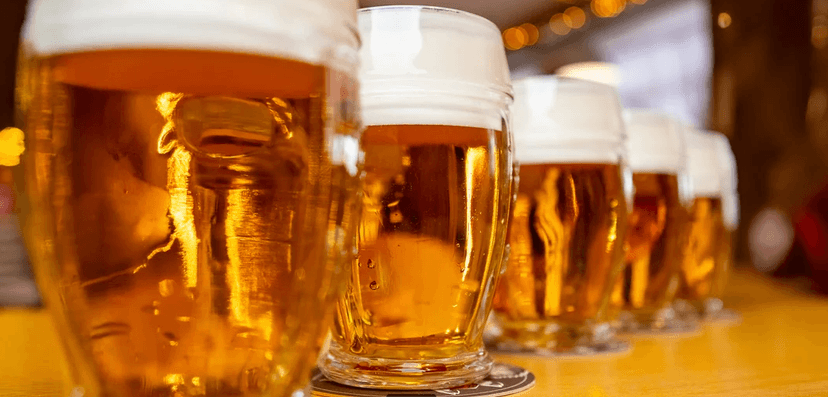 Uhaste žízeň metrem piv: 10 půllitrů světlého ležáku Kozel 11°