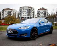 Pronájem elektromobilu Tesla S P85D | Adrop