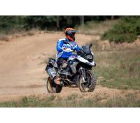 Jízda na motorce na enduro trati | Adrop