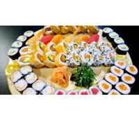 Asijská restaurace: 44 nebo 60 ks sushi  | Slevomat