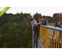 Bungee jumping Zvíkov ve dvou | esennce.cz