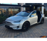 Zážitková jízda elektromobilem Tesla X | Adrop